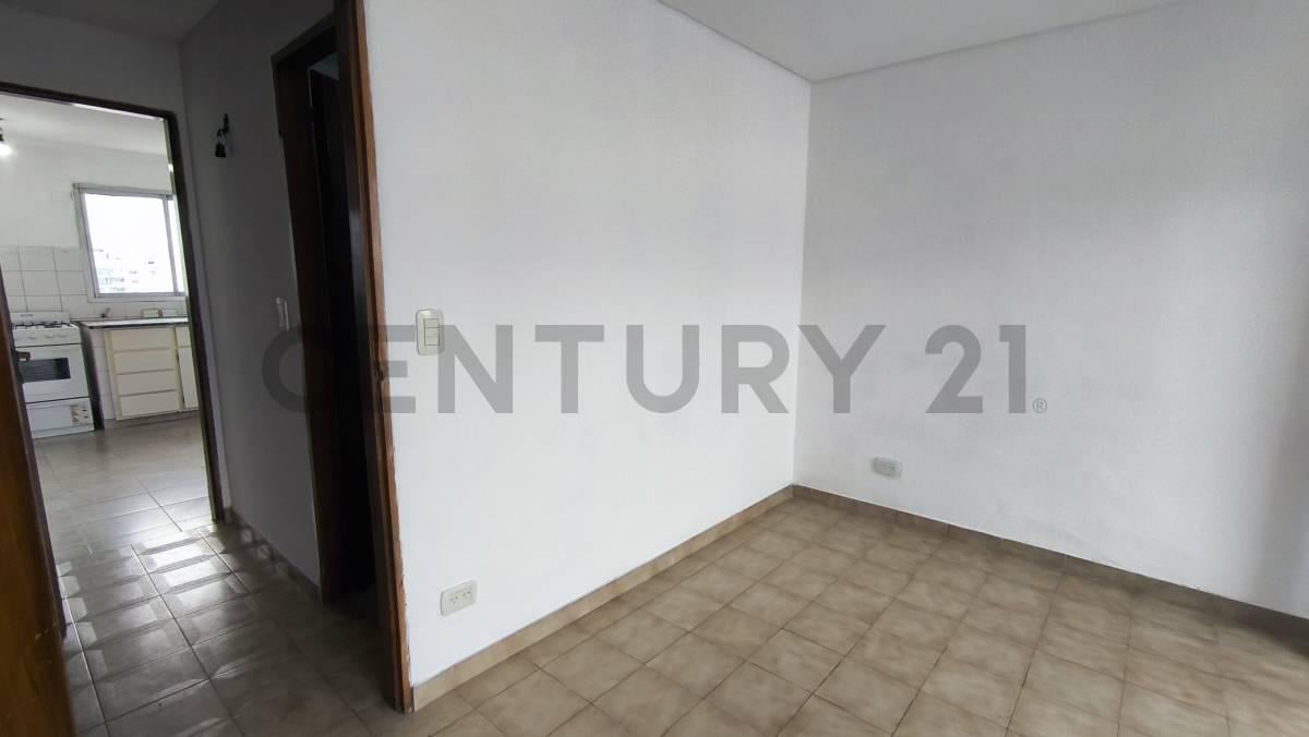 Foto de DEPARTAMENTO 1 DORMITORIO CON TERRAZA EN ALQUILER - Ciudad de La Plata, imagen 5