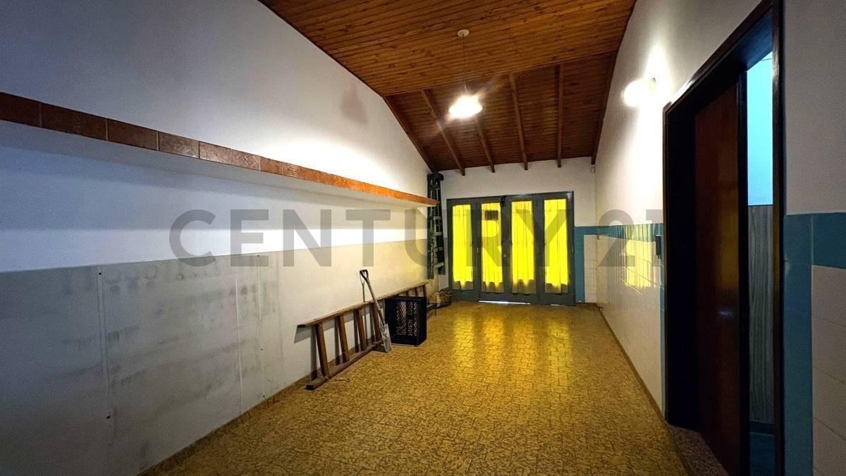 Foto de CASA EN VENTA DE 2 DORMITORIOS, APTA BANCO EN LA PLATA, imagen 3