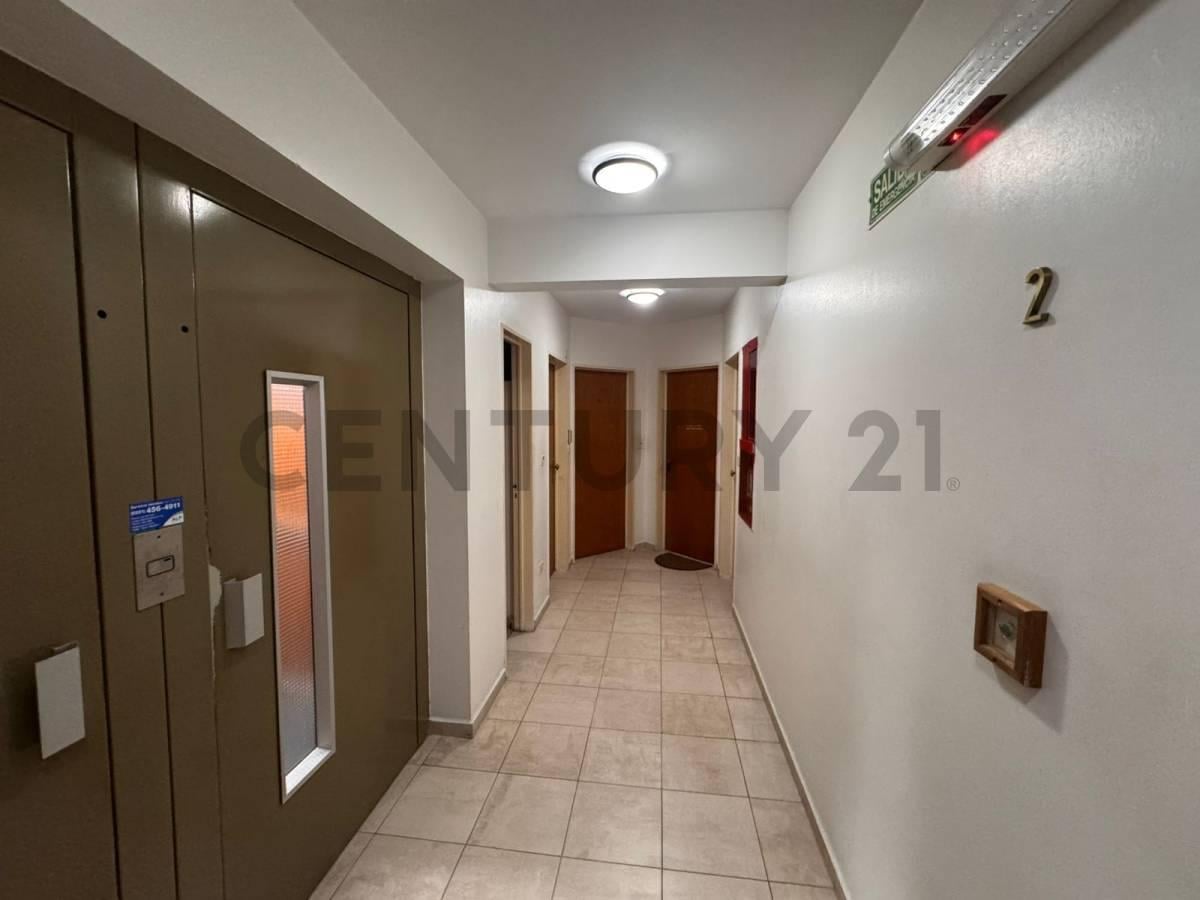 Foto de OFICINA EN VENTA CON COCHERA 48 ENTRE 13 Y 14, imagen 2
