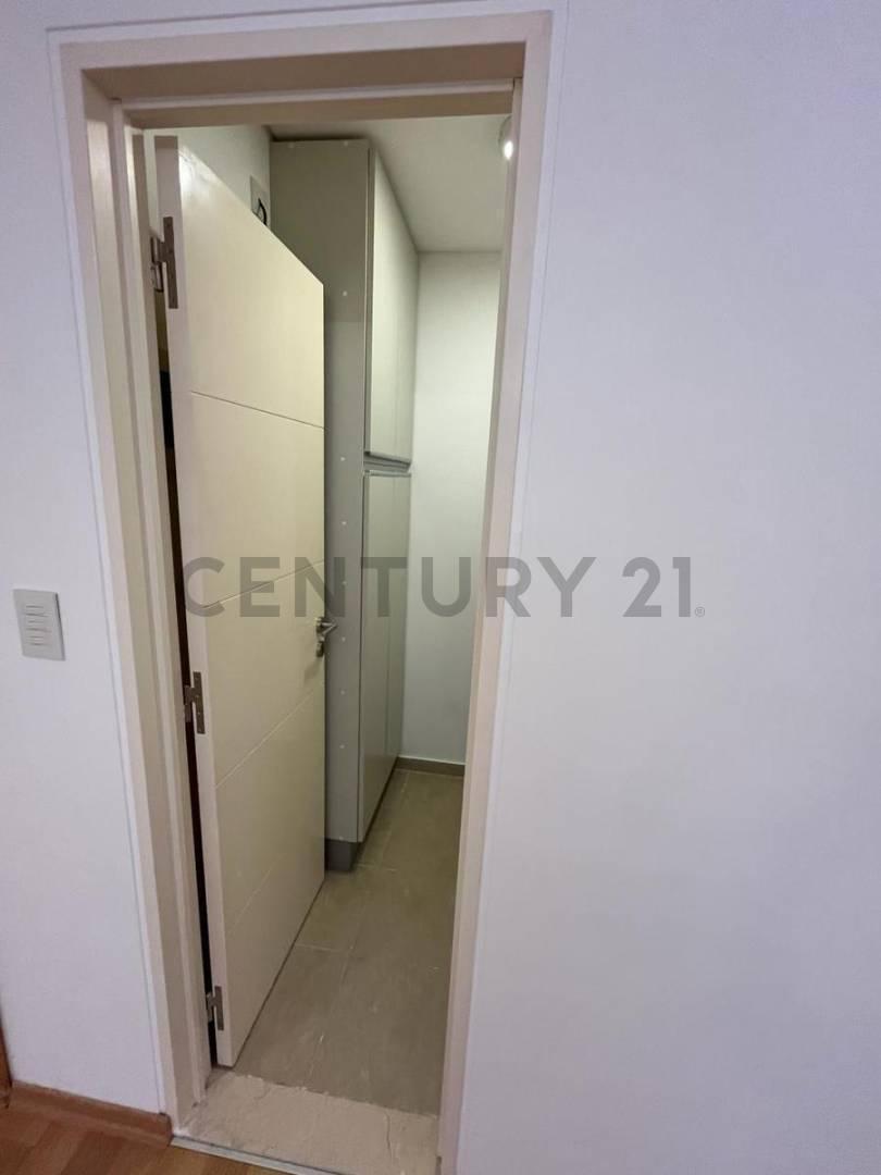 Foto de OFICINA A LA VENTA EN LA PLATA, imagen 2