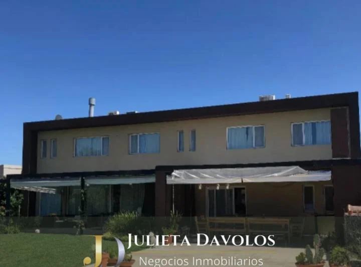 Casa en Venta/ Alquiler 7 ambientes en Haras Santa Maria - El Remanso 1