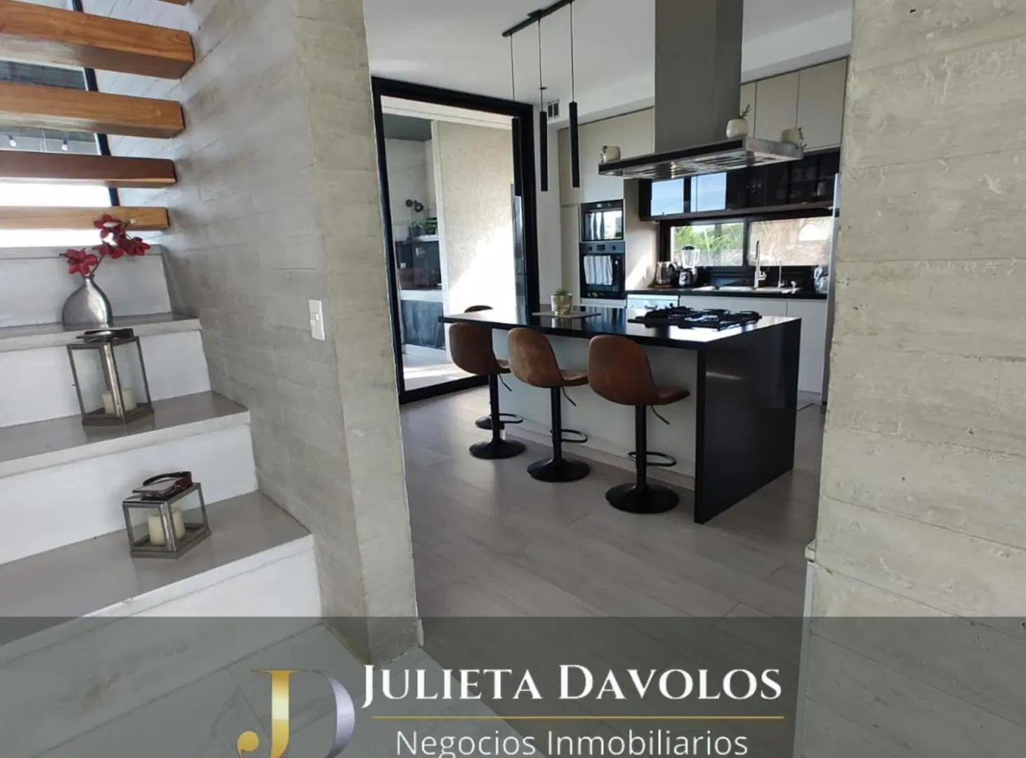 Casa a la laguna en venta en el Canton Barrio Puerto 2