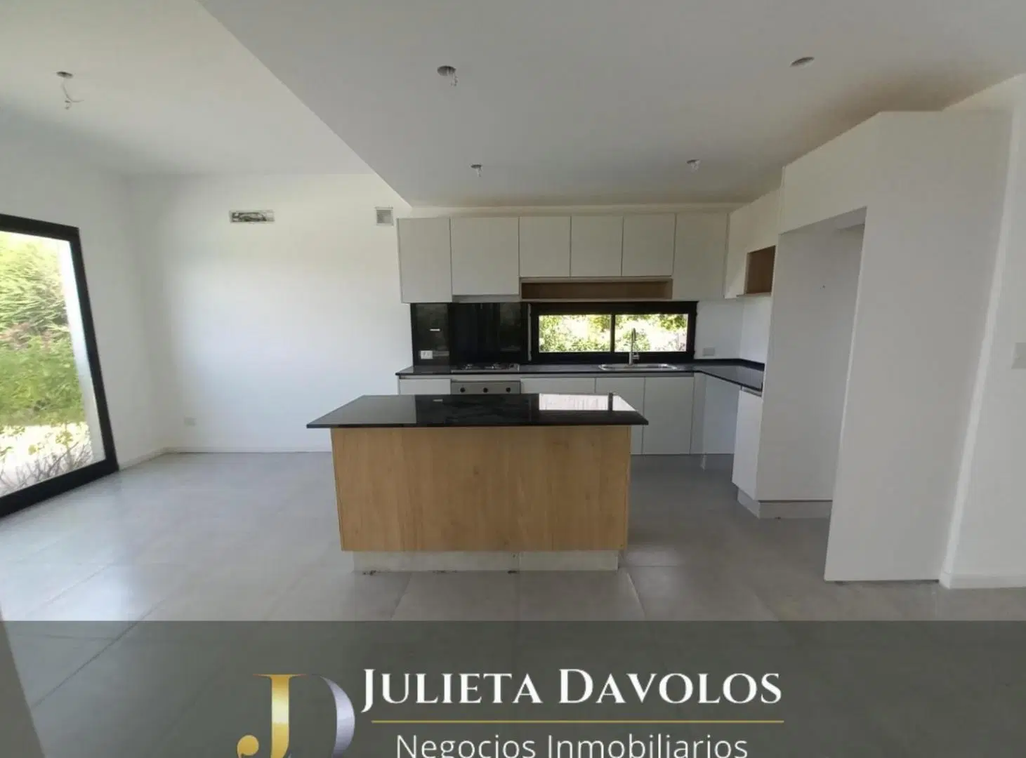 Casa en Venta 7 ambientes Barrio El Canton Golf con vista al golf 3