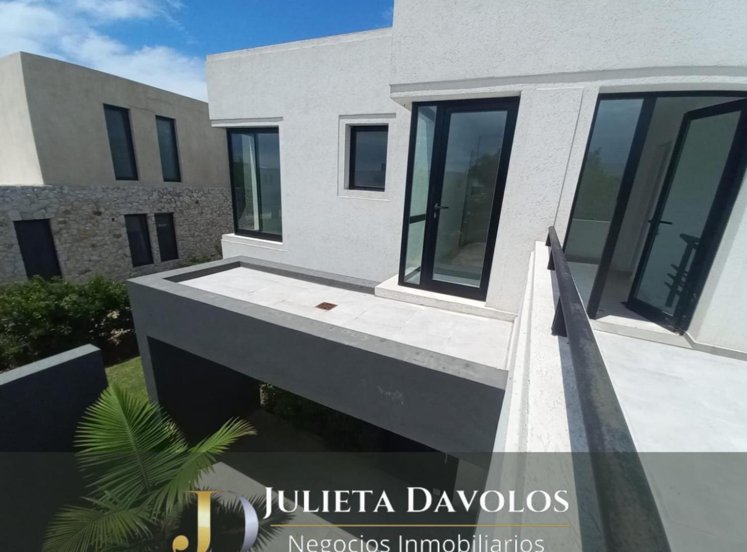 Foto de Casa en Venta 7 ambientes Barrio El Canton Golf con vista al golf, imagen 2