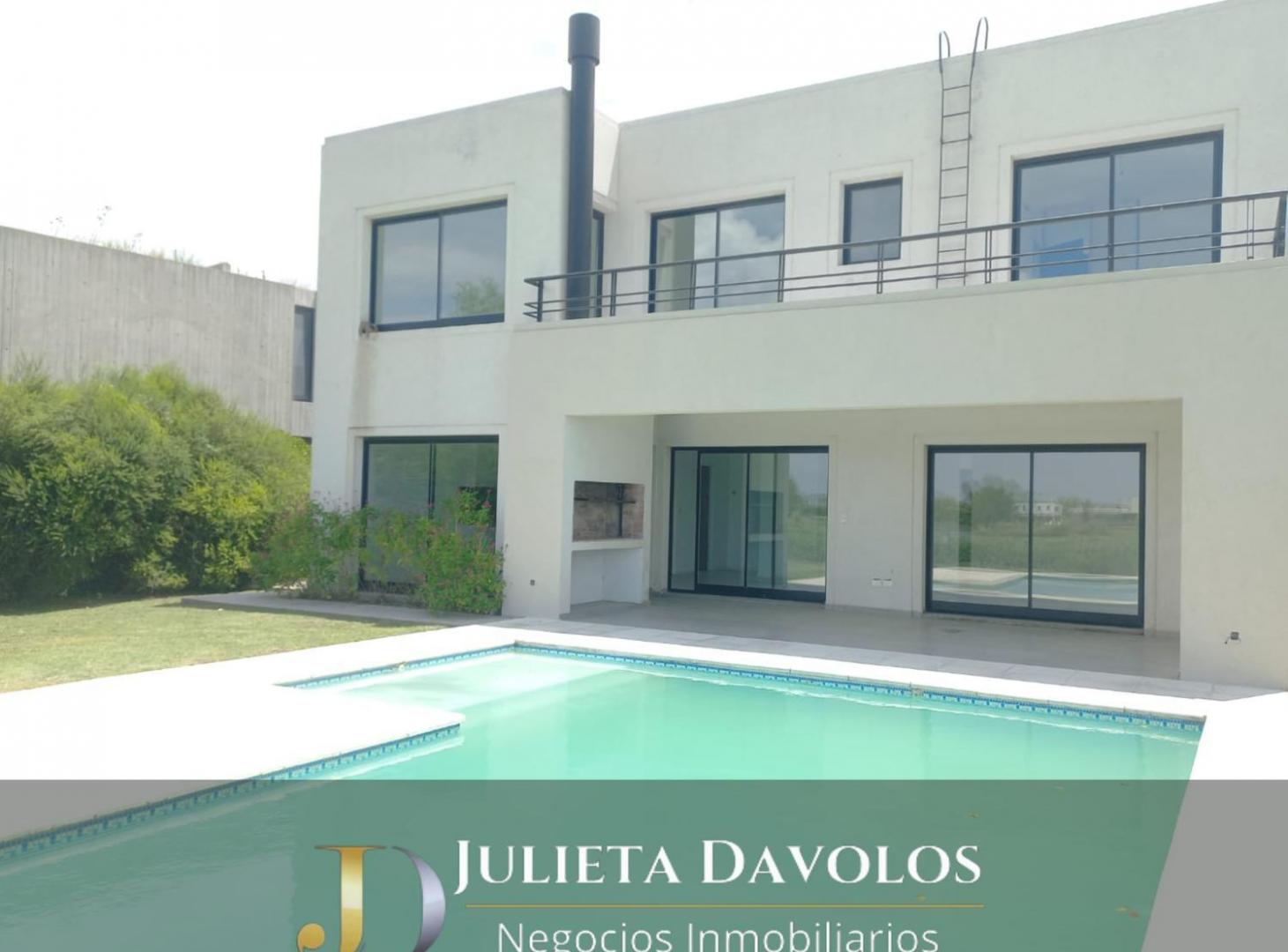 Casa en Venta 7 ambientes Barrio El Canton Golf con vista al golf