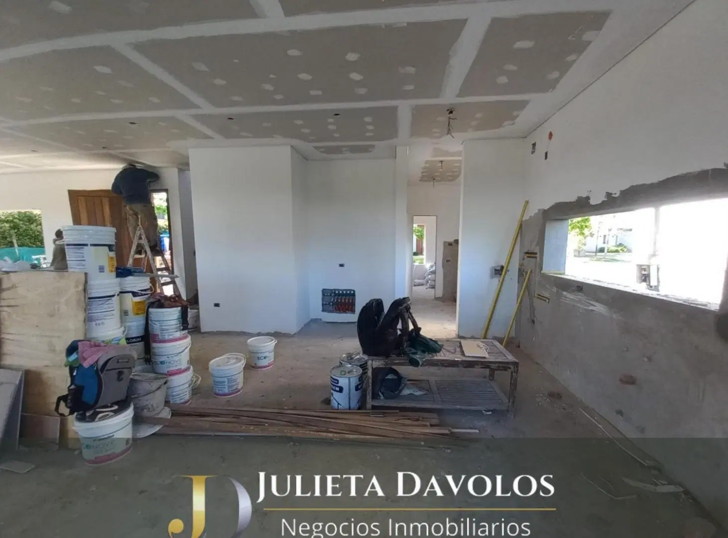 Casa en construccion a la laguna en Venta El Canton Barrio Norte 3