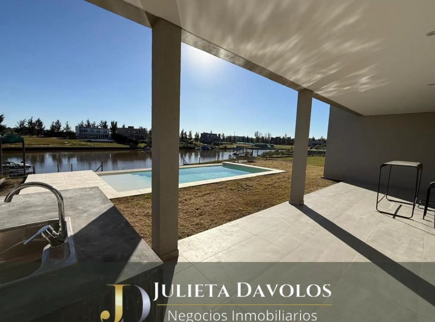Casa en Venta Al Rio 5 Ambientes Aguas Privadas Barrio Naudir 3