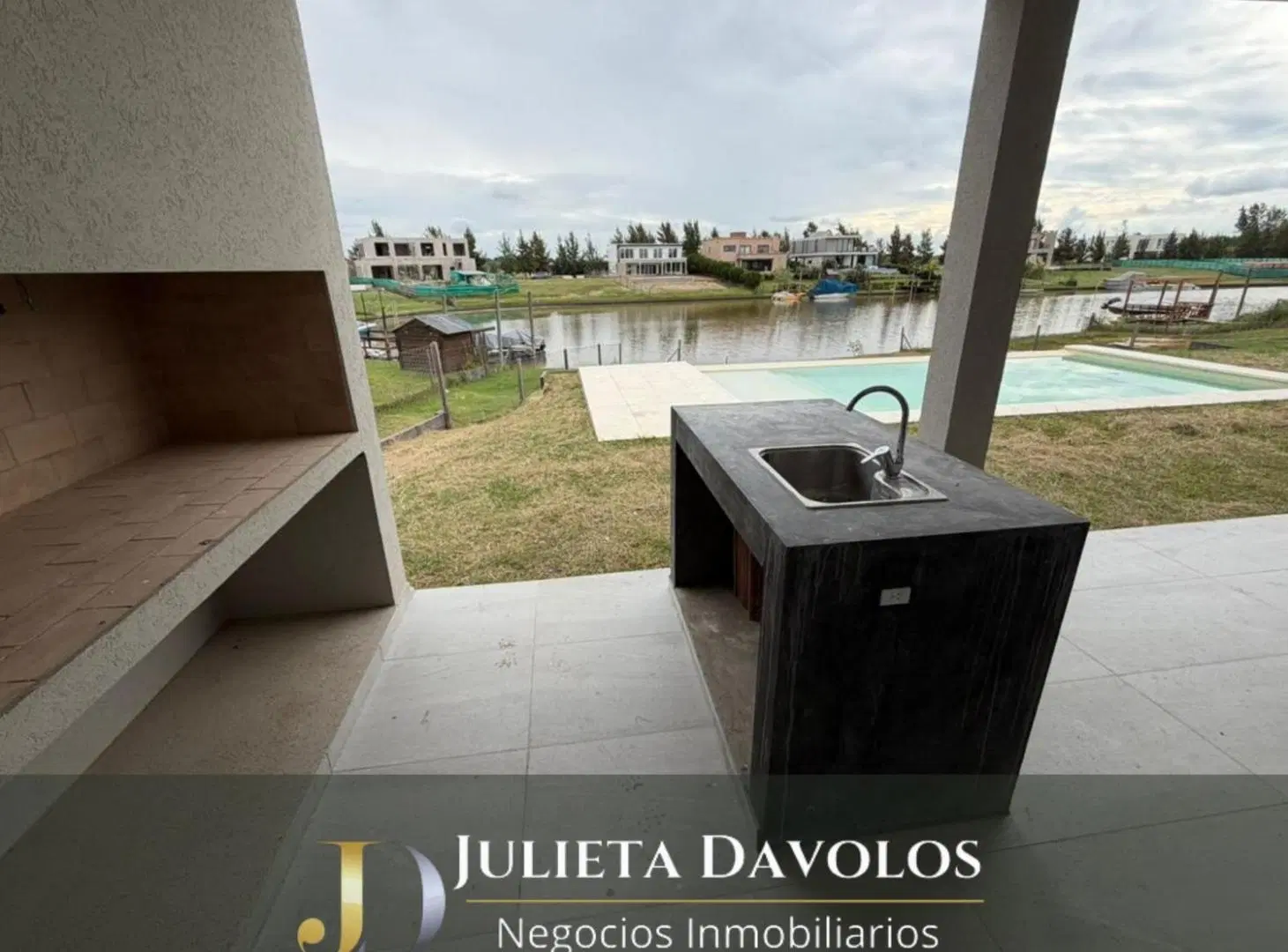 Casa en Venta Al Rio 5 Ambientes Aguas Privadas Barrio Naudir 2