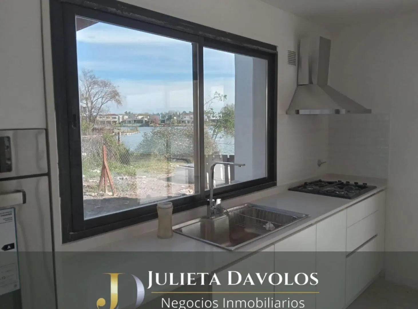 Casa a la laguna en Venta El Canton Barrio Norte 5
