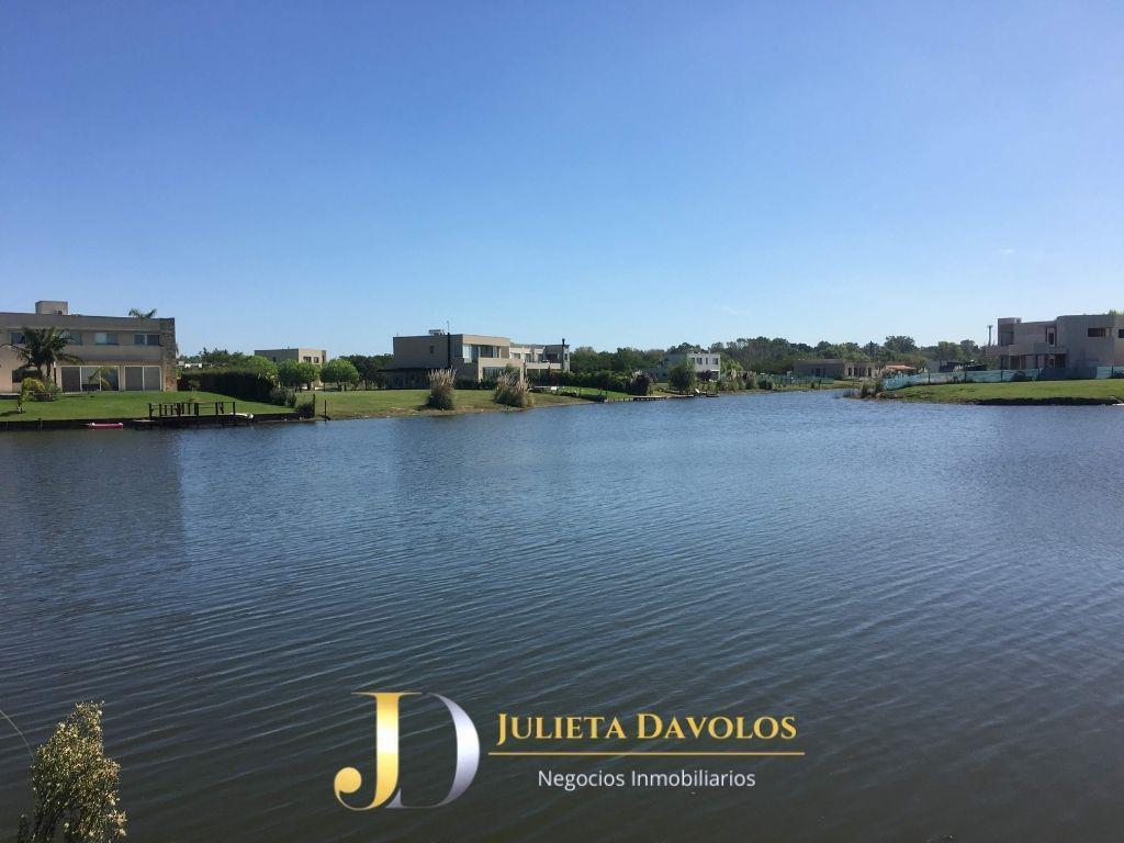 Foto de Casa a la laguna en Venta 5 ambientes El Canton Barrio Islas, imagen 3