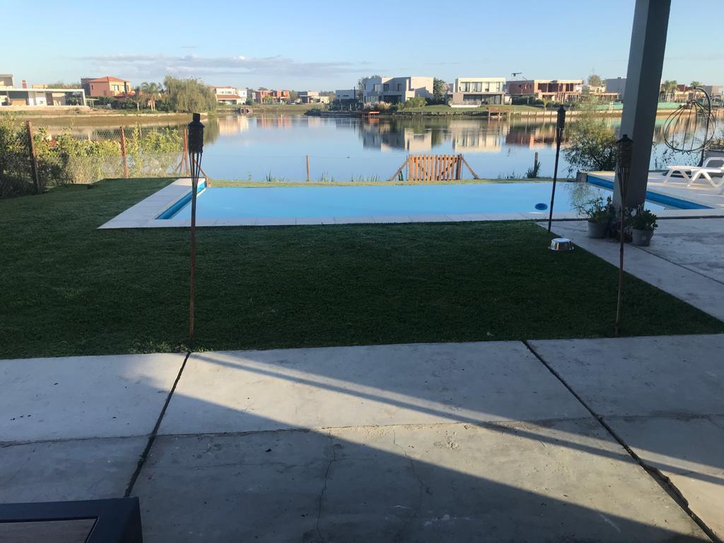 Foto de Casa a la laguna en Venta 5 ambientes El Canton Barrio Islas, imagen 5
