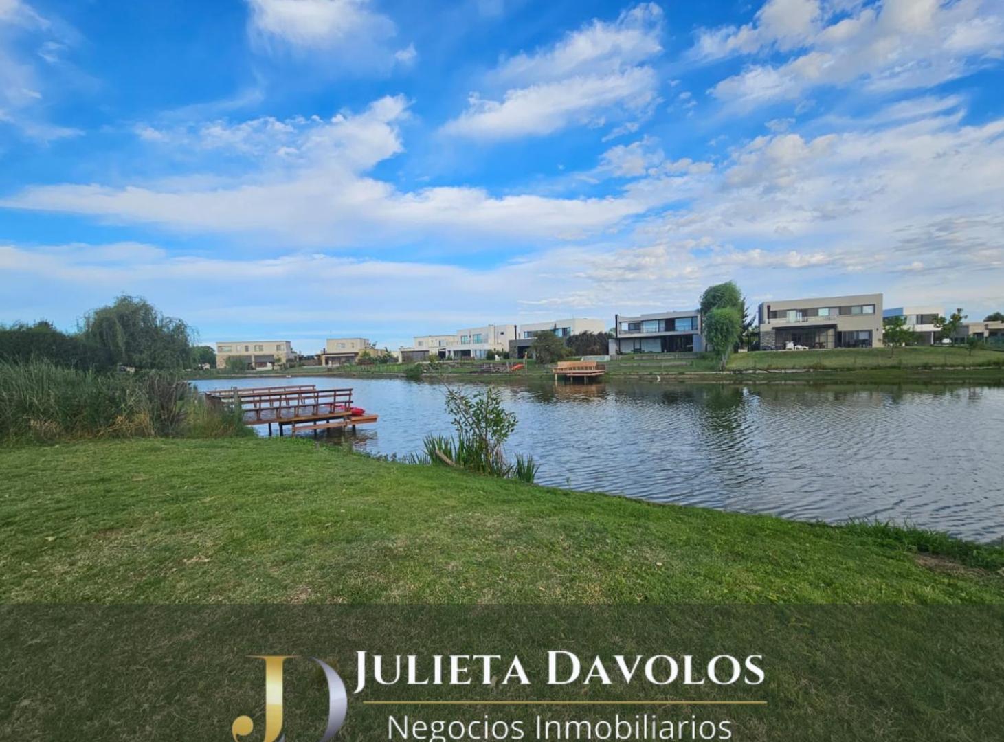 Foto de Casa al Agua en Venta 6 ambientes Barrio El Canton Norte al lago, imagen 2