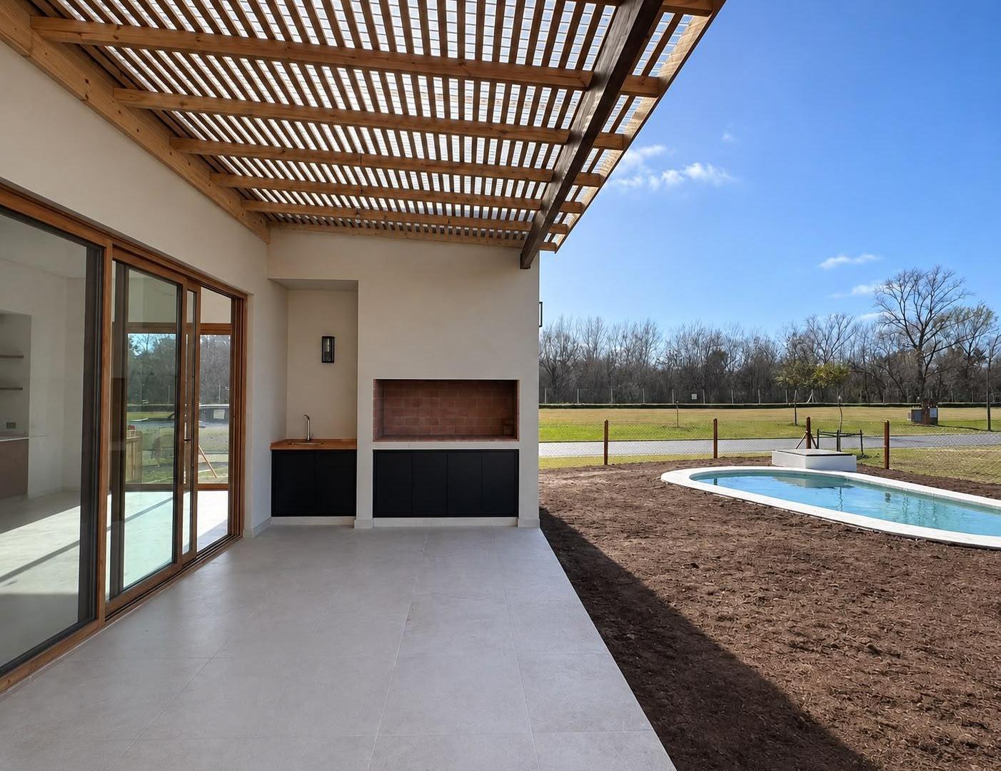 Foto de Casa en venta 3 dormitorios y Playroom - Barrio Puertos del Lago, imagen 1
