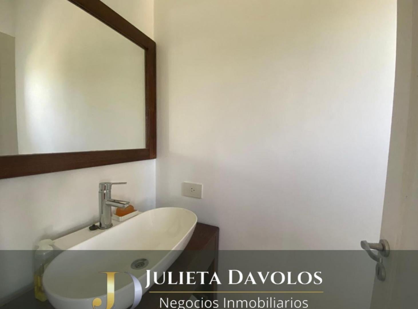 Foto de OPORTUNIDAD! Casa perimetral 4 Ambientes en Venta con pileta en Barrio, imagen 4