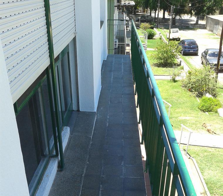 2 DORMITORIOS CON GALERIA EN ALBERDI