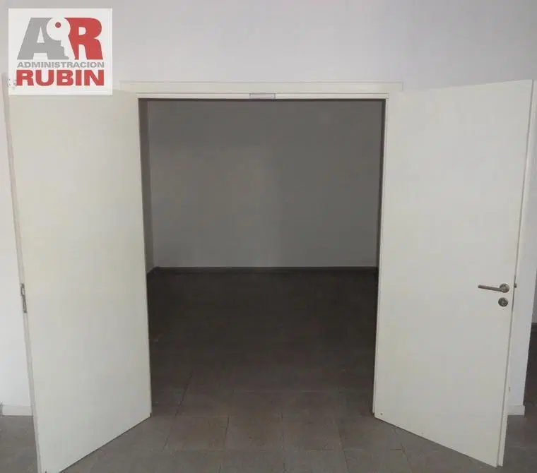 LOCAL COMERCIAL CON DEPOSITO 2