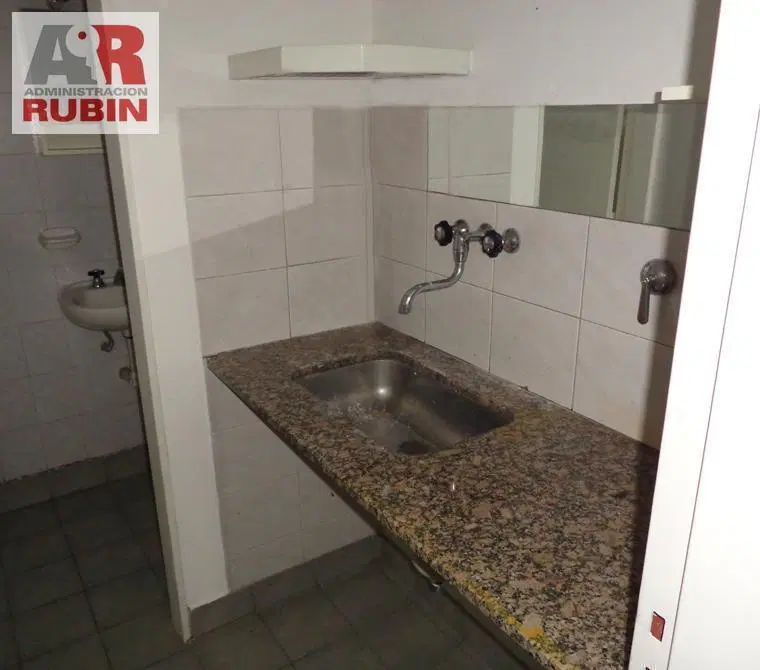 LOCAL COMERCIAL CON DEPOSITO 5