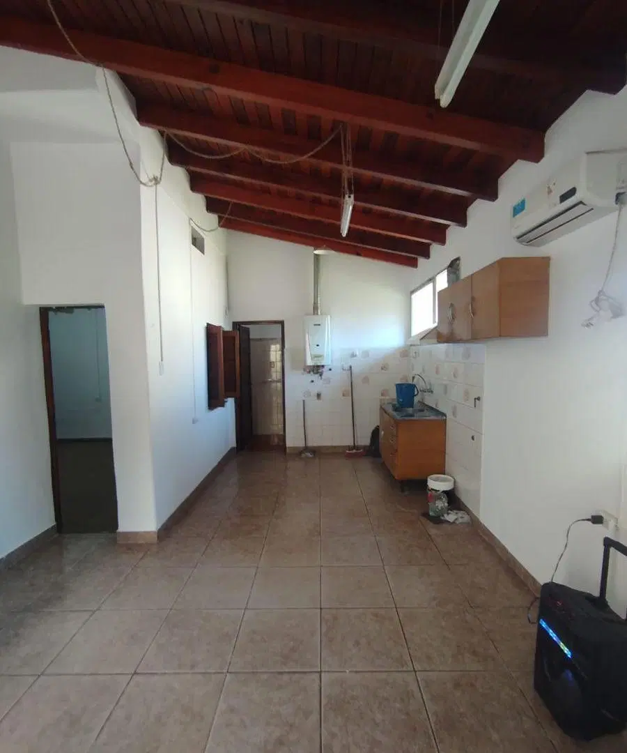 Vendo LOCAL + CASA + DPTO 1