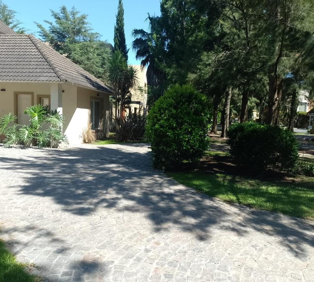 Venta Casa 6 ambientes Barrio El Lauquen