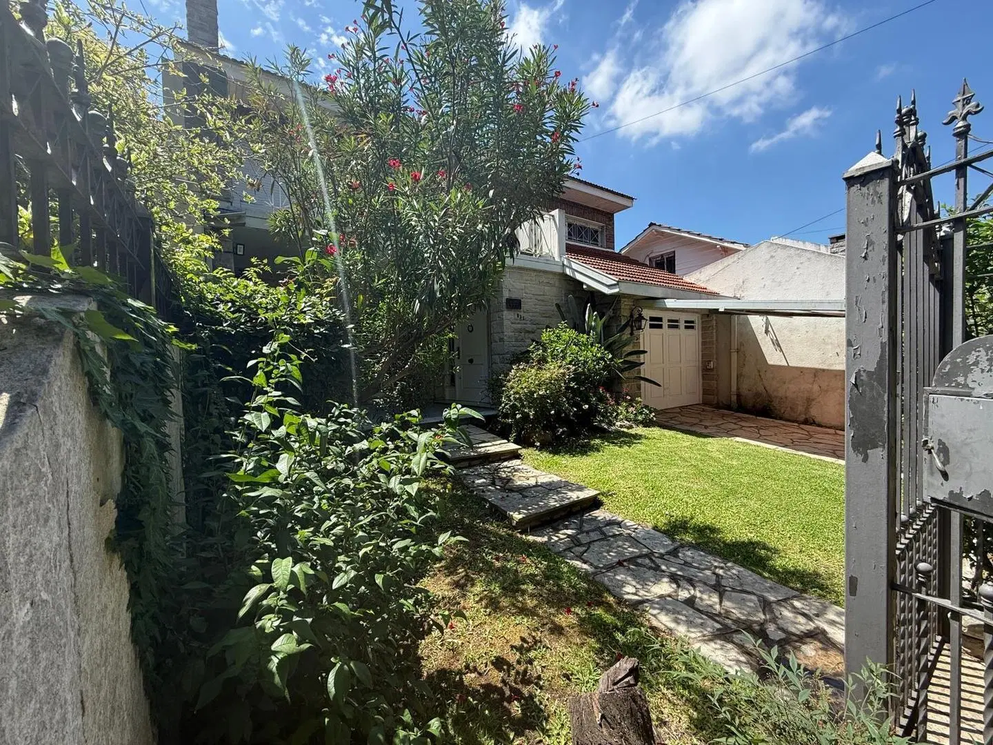 Venta casa Chalet parque pileta Banfield crédito permuta 4