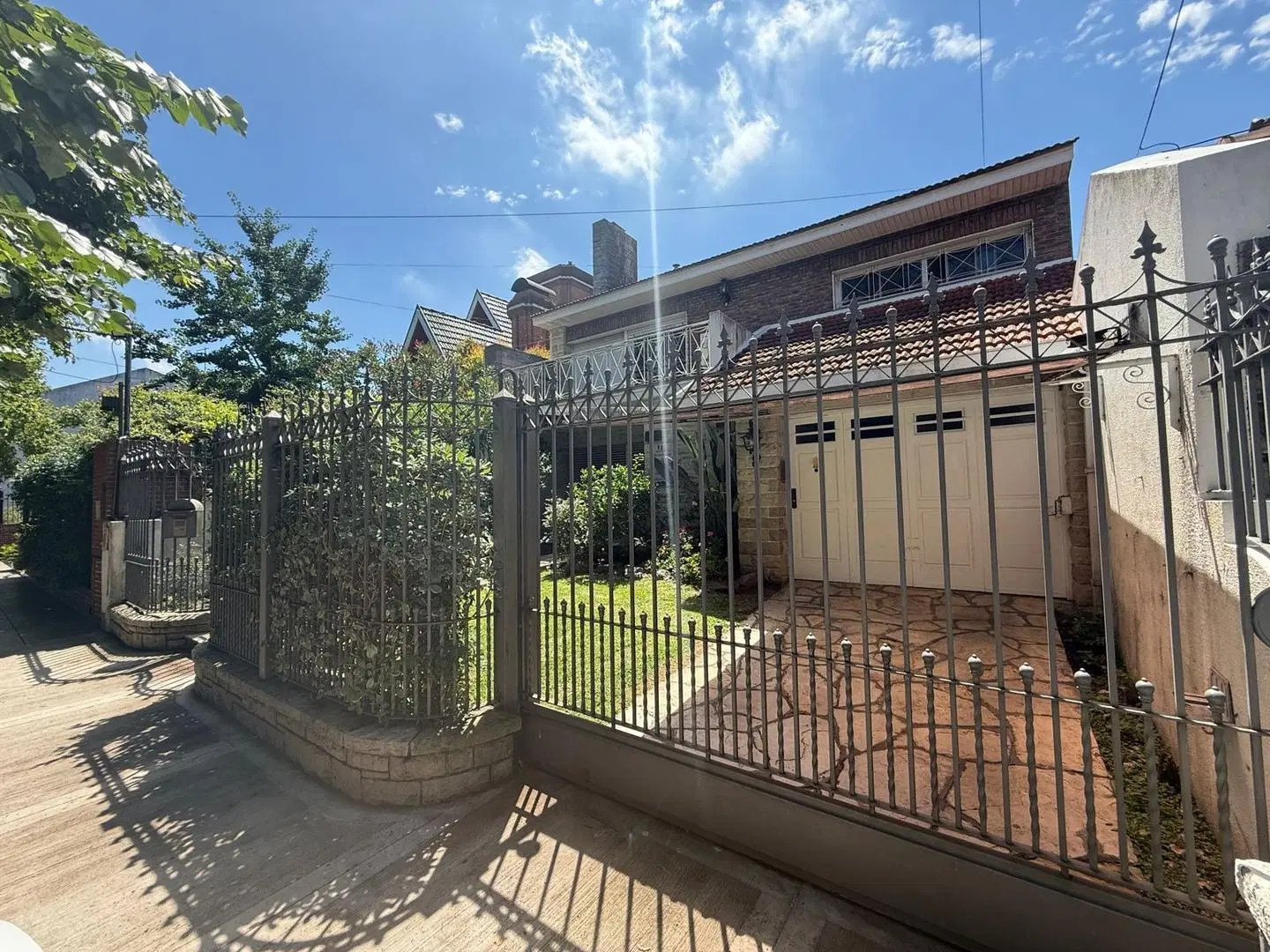 Venta casa Chalet parque pileta Banfield crédito permuta 3