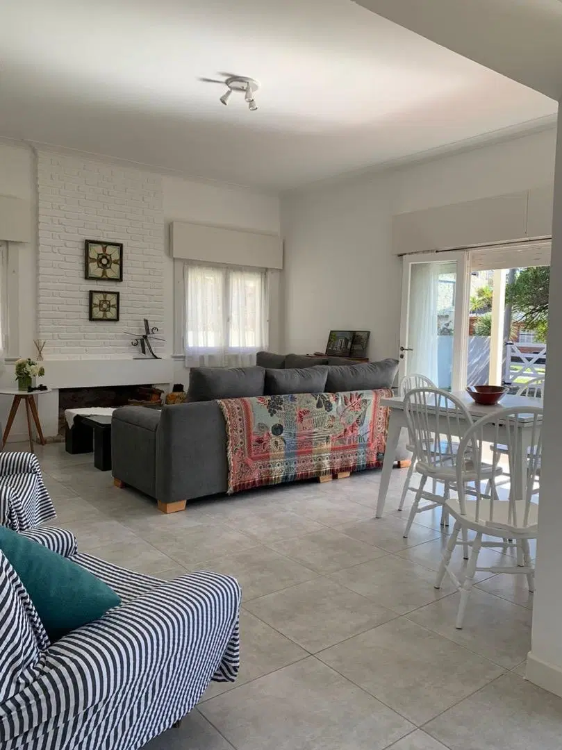 Casa en venta 8 ambientes en Zona 5 Miramar 3