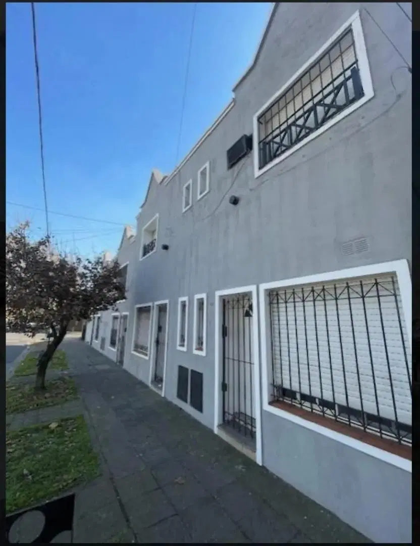 VENTA 3 AMBIENTES CON COCHERA TEMPERLEY 5