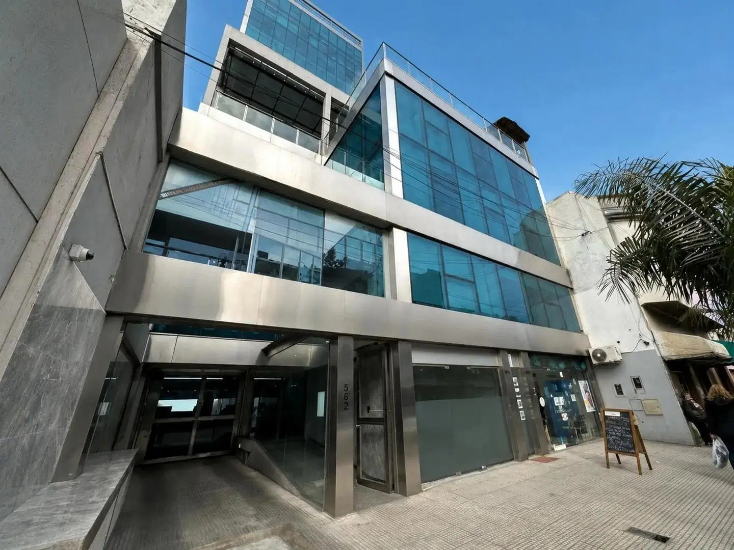 OFICINA EN BANFIELD 2