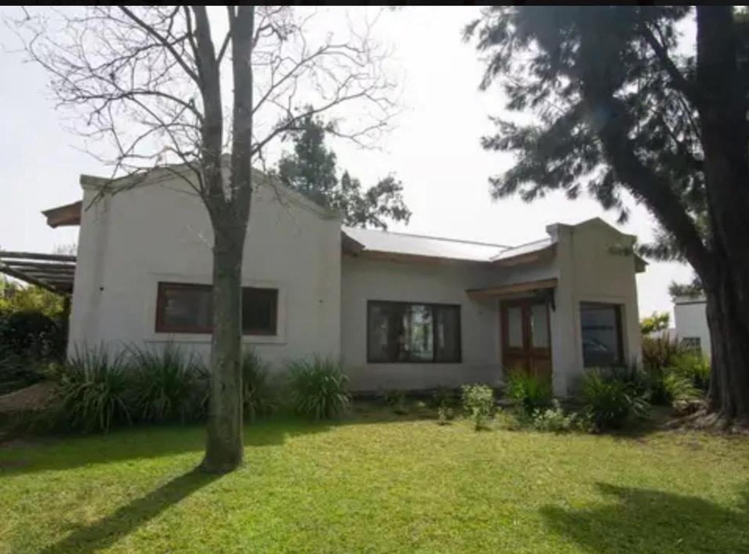 Venta casa 4 ambientes Parque APTO CREDITO