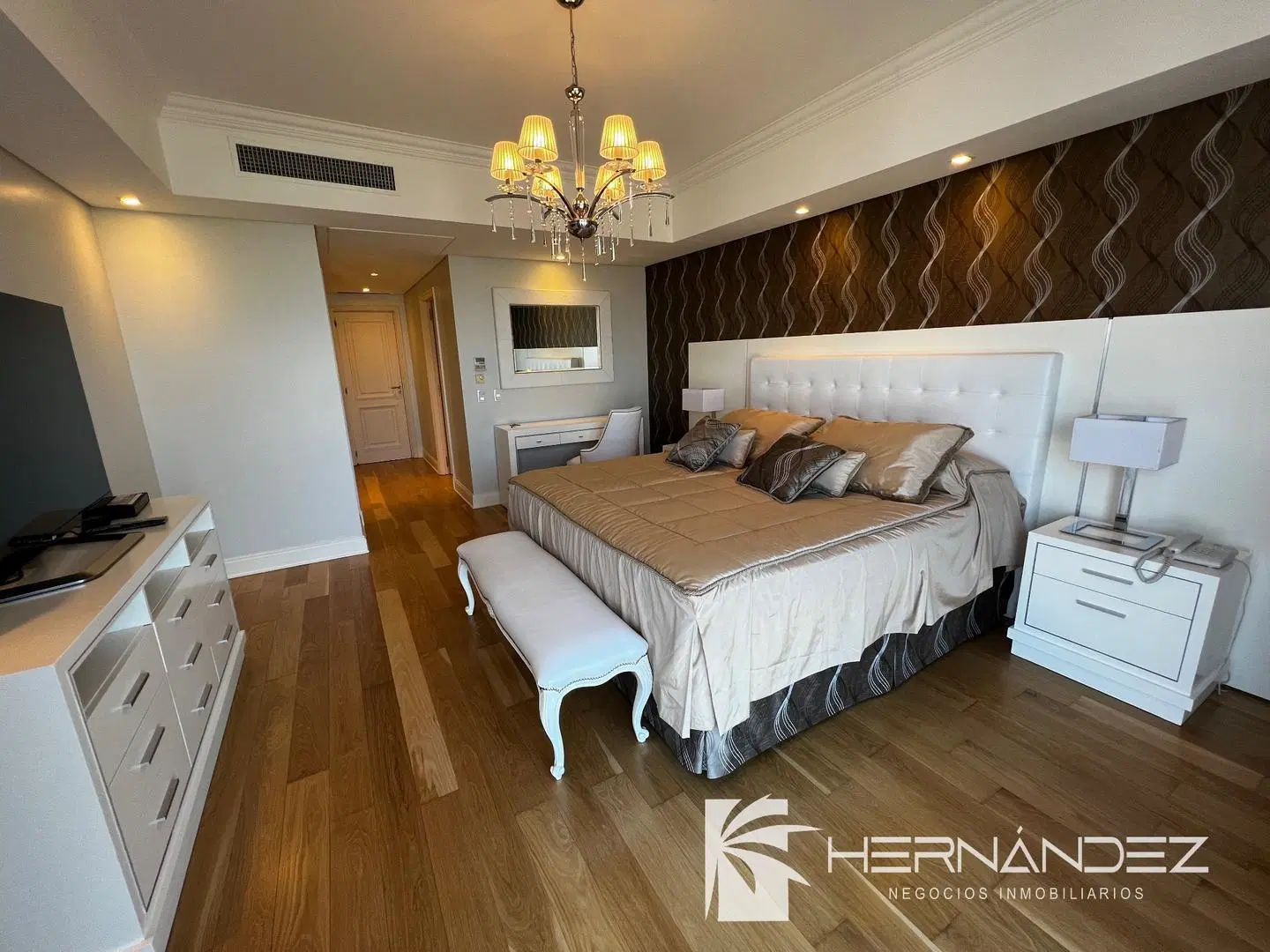 Venta Semipiso Pto Madero cochera pileta amueblado baulera 3