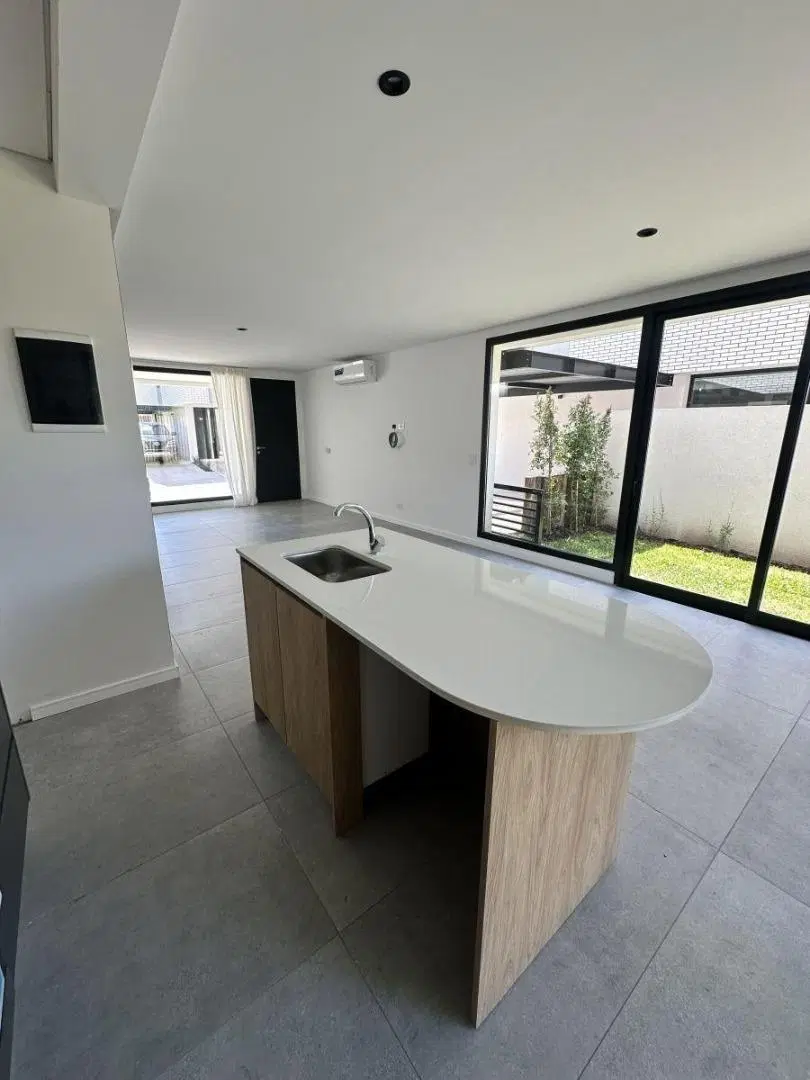 CASA TIPO DUPLEX 4 AMBIENTES EN VENTA EN CANNING 3