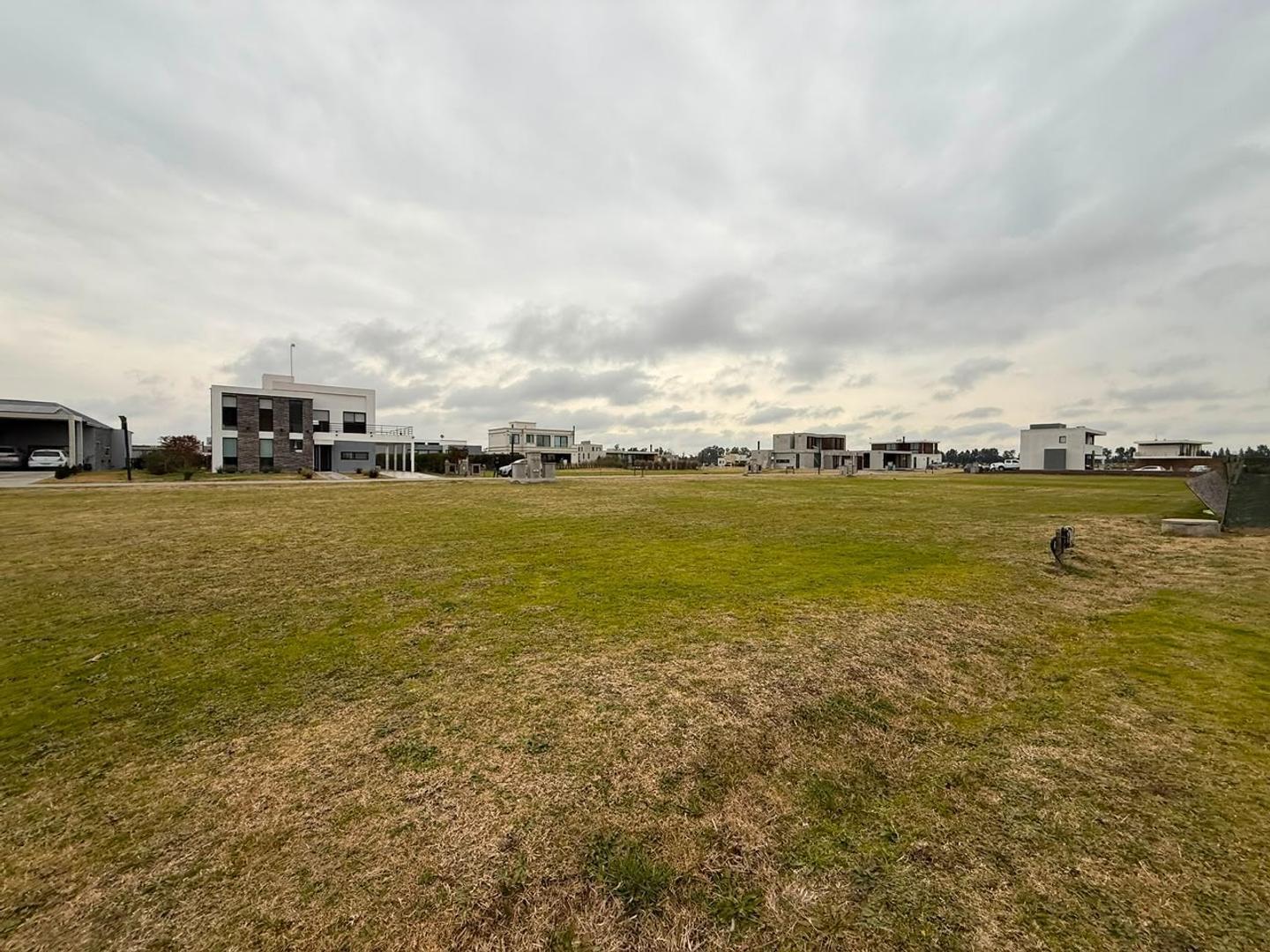 Venta terreno Barrio Lares de Canning financia