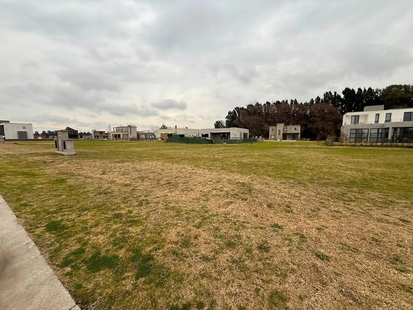 Venta terreno Barrio Lares de Canning financia 4