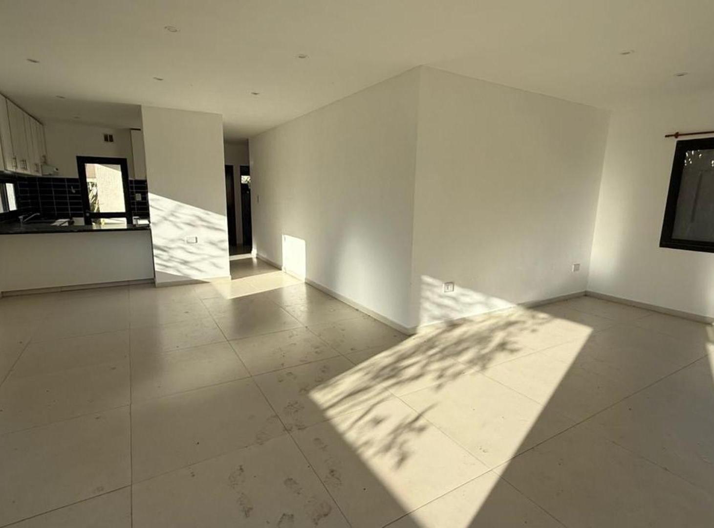 Foto de OPORTUNIDAD en Los Arces Casa en Venta, imagen 3