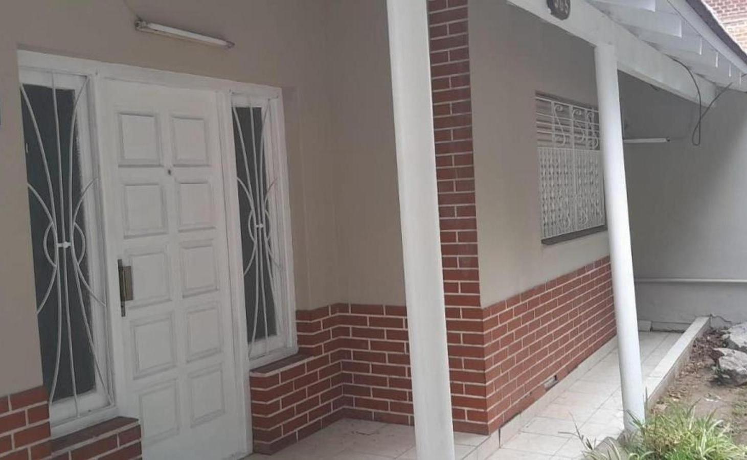 Foto de CASA 3 AMBIENTES COCHERA PATIO EN LOMAS DE ZAMORA, imagen 3