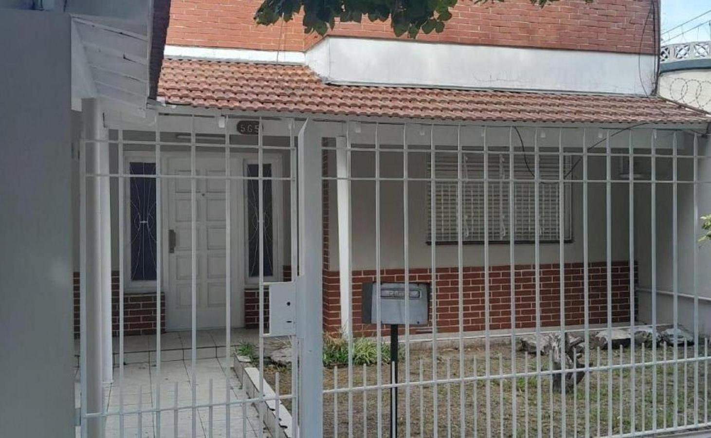 Foto de CASA 3 AMBIENTES COCHERA PATIO EN LOMAS DE ZAMORA, imagen 2