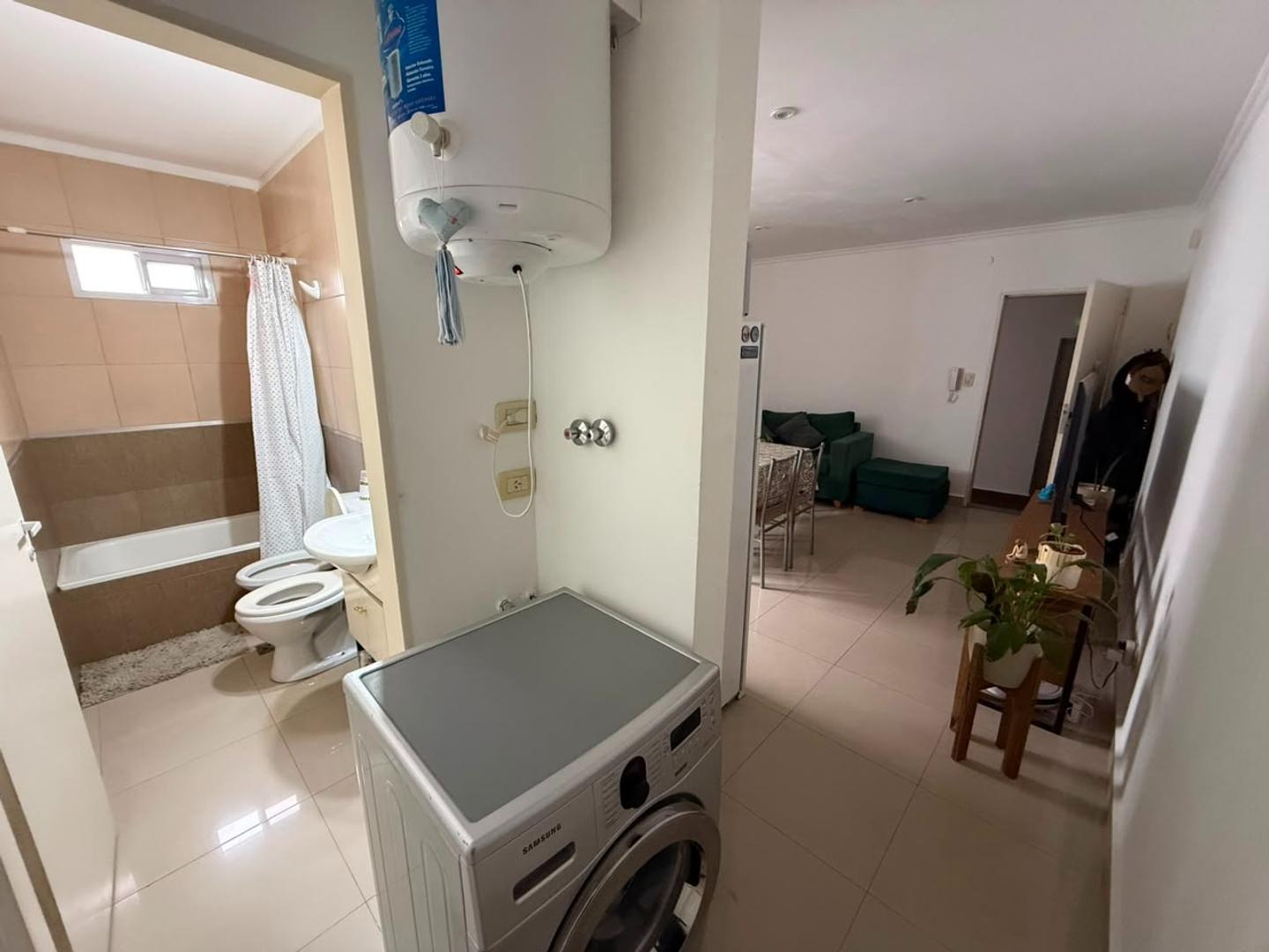 Foto de DEPARTAMENTO 2 AMBIENTES APTO CRÉDITO SOBRE AVENIDA, imagen 5