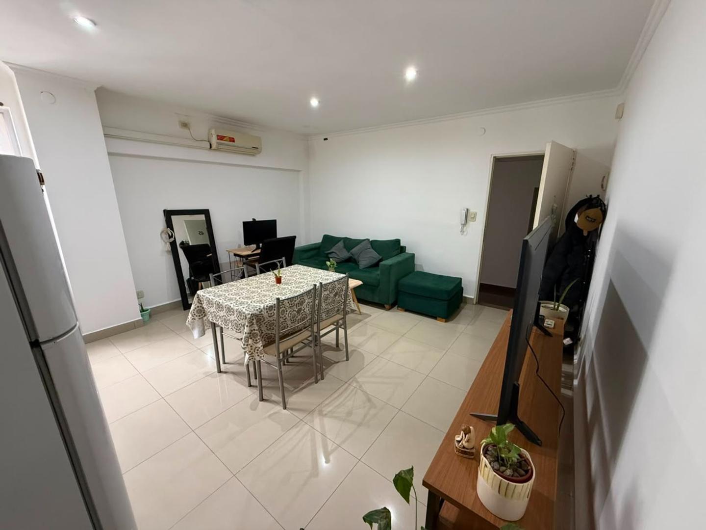 Foto de DEPARTAMENTO 2 AMBIENTES APTO CRÉDITO SOBRE AVENIDA, imagen 4