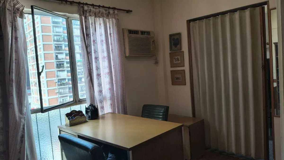 Monoamb. oficina de 29 m2 en venta en Congreso 8