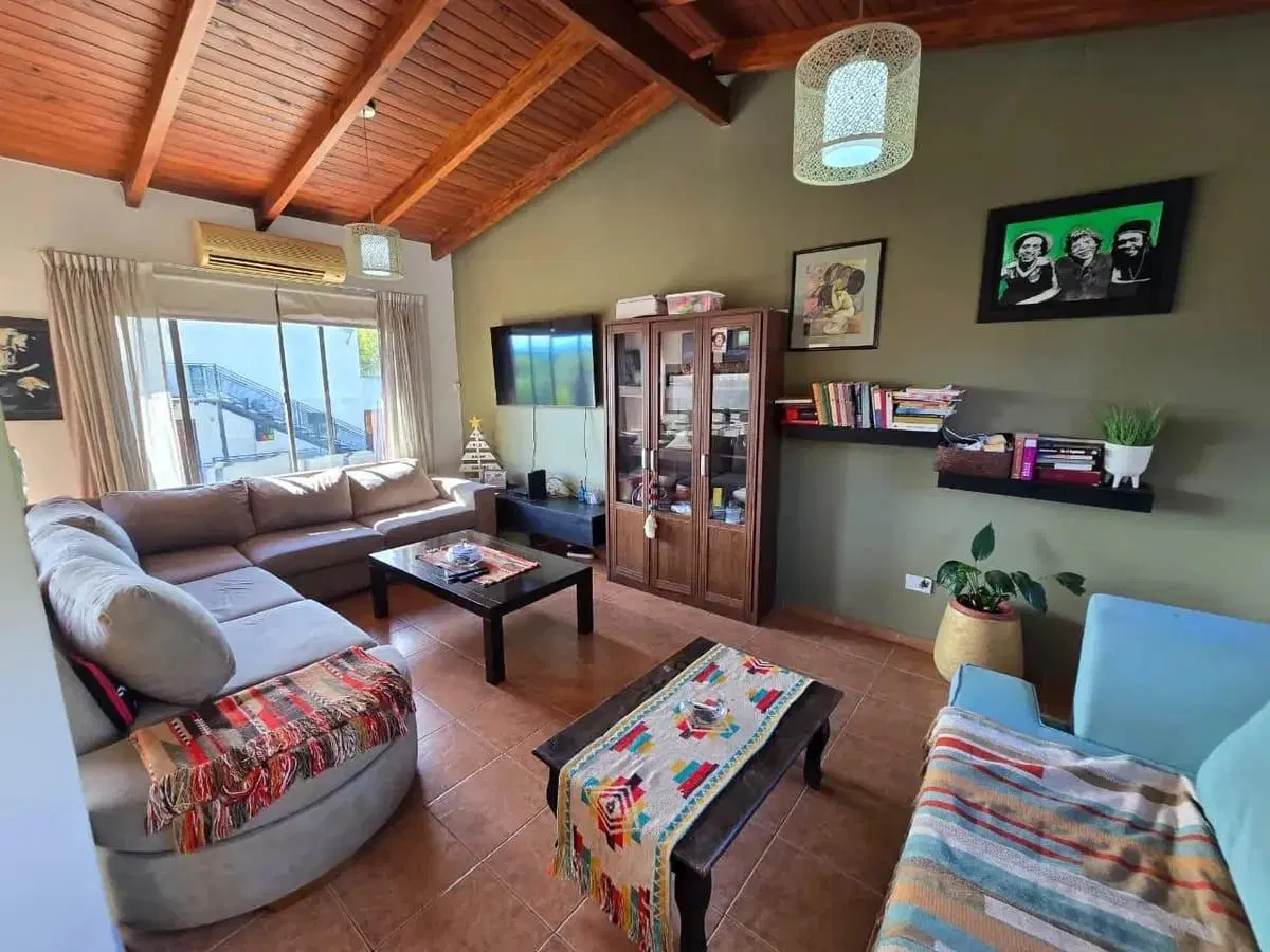 VENTA DE CASA 4 DORMITORIOS EN SOLARES DE LAS ENSENADAS - VILLA CARLOS PAZ 5