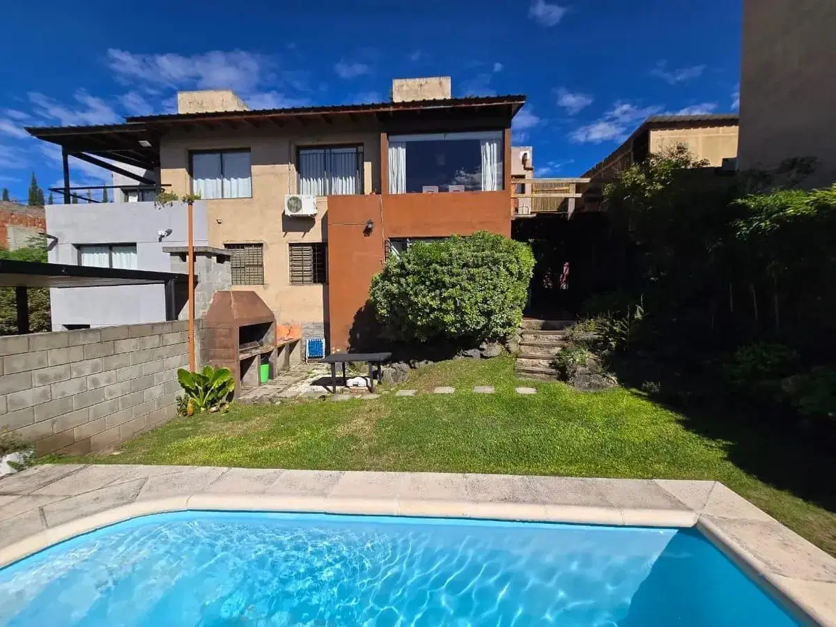 VENTA DE CASA 4 DORMITORIOS EN SOLARES DE LAS ENSENADAS - VILLA CARLOS PAZ 1