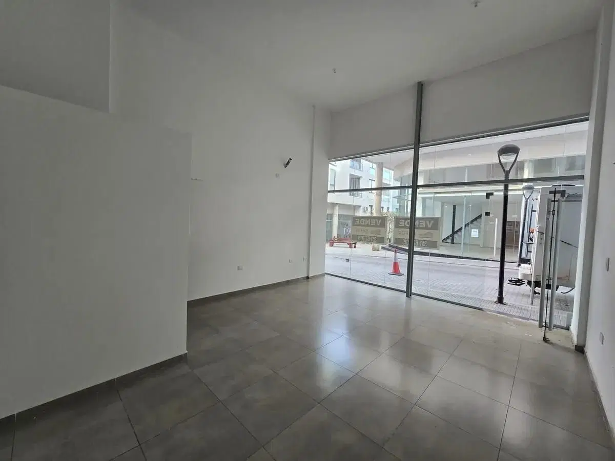 VENTA LOCAL COMERCIAL PASEO QUATTRO - VILLA CARLOS PAZ 5