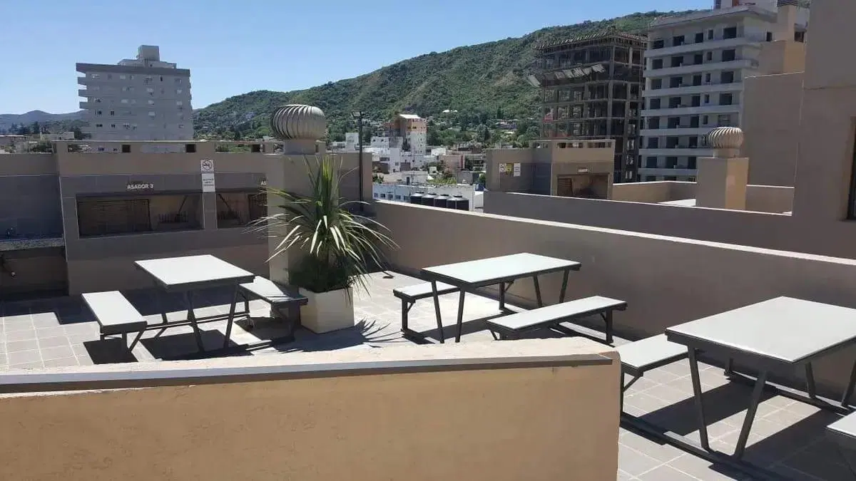 VENTA DE DEPARTAMENTO 2 DORM. EN VILLA CARLOS PAZ -CENTRO- 4
