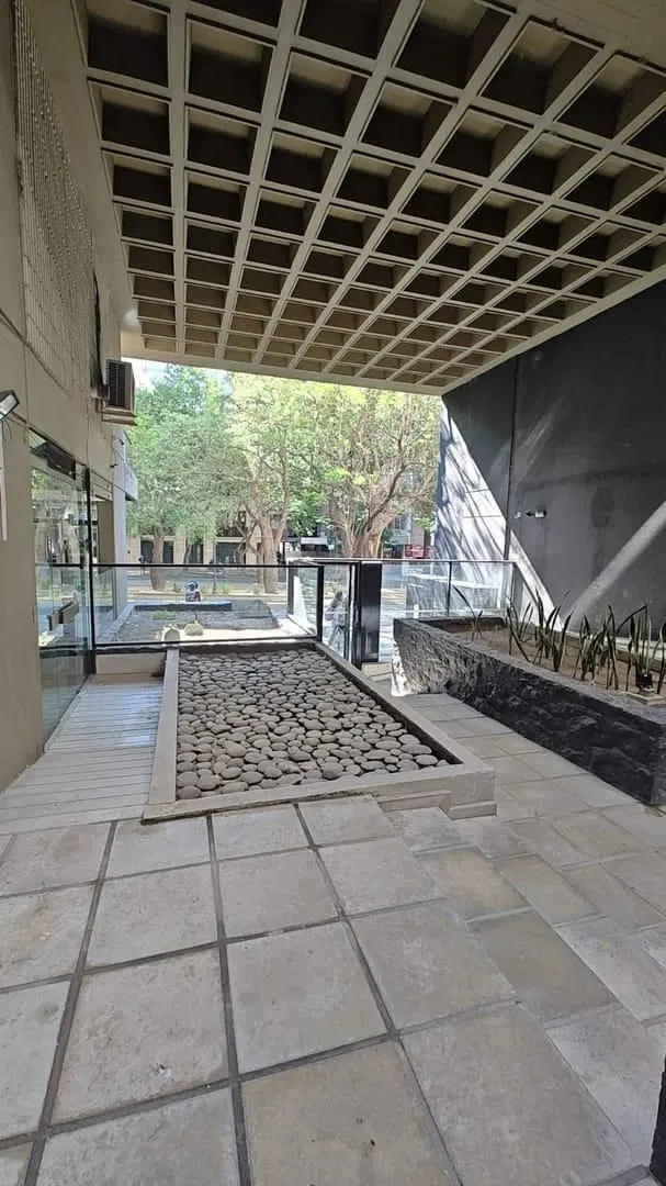 Local c/baño y Patio Nueva Córdoba de vende 1