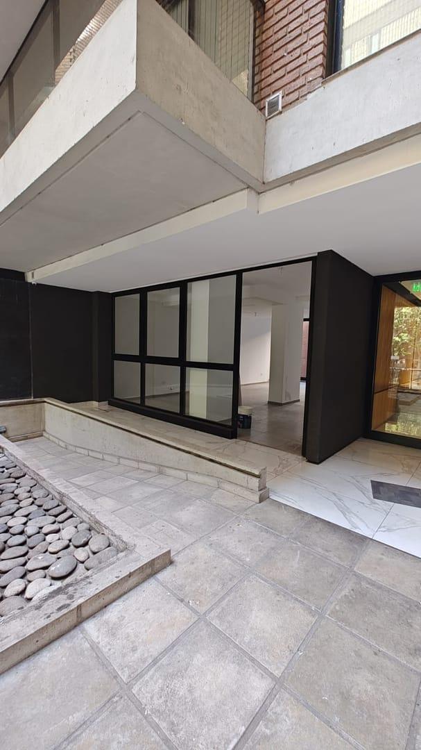 Local c/baño y Patio Nueva Córdoba de vende
