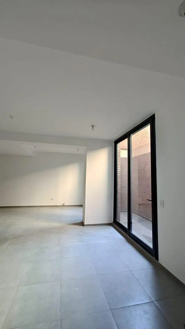 Local c/baño y Patio Nueva Córdoba de vende 3