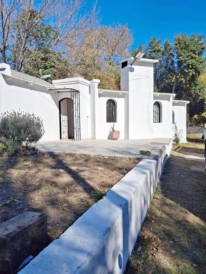 VENTA DE CASA 3 DORM. EN PLAYAS DE ORO - VILLA CARLOS  PAZ 2