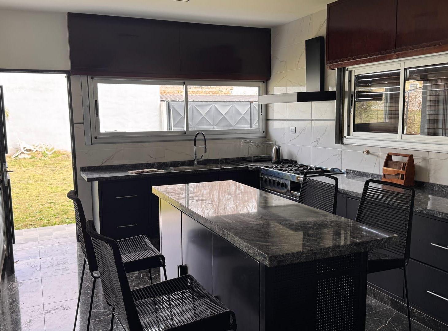 Foto de Venta casa 3 dormitorios refaccionada a nuevo, imagen 1