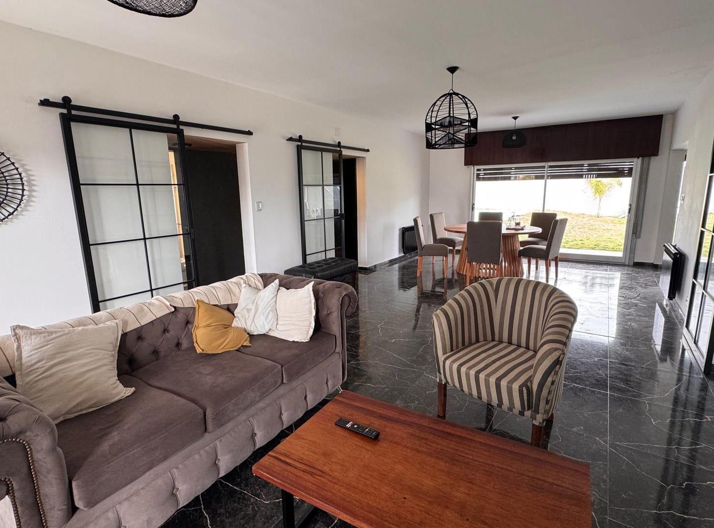 Foto de Venta casa 3 dormitorios refaccionada a nuevo, imagen 1
