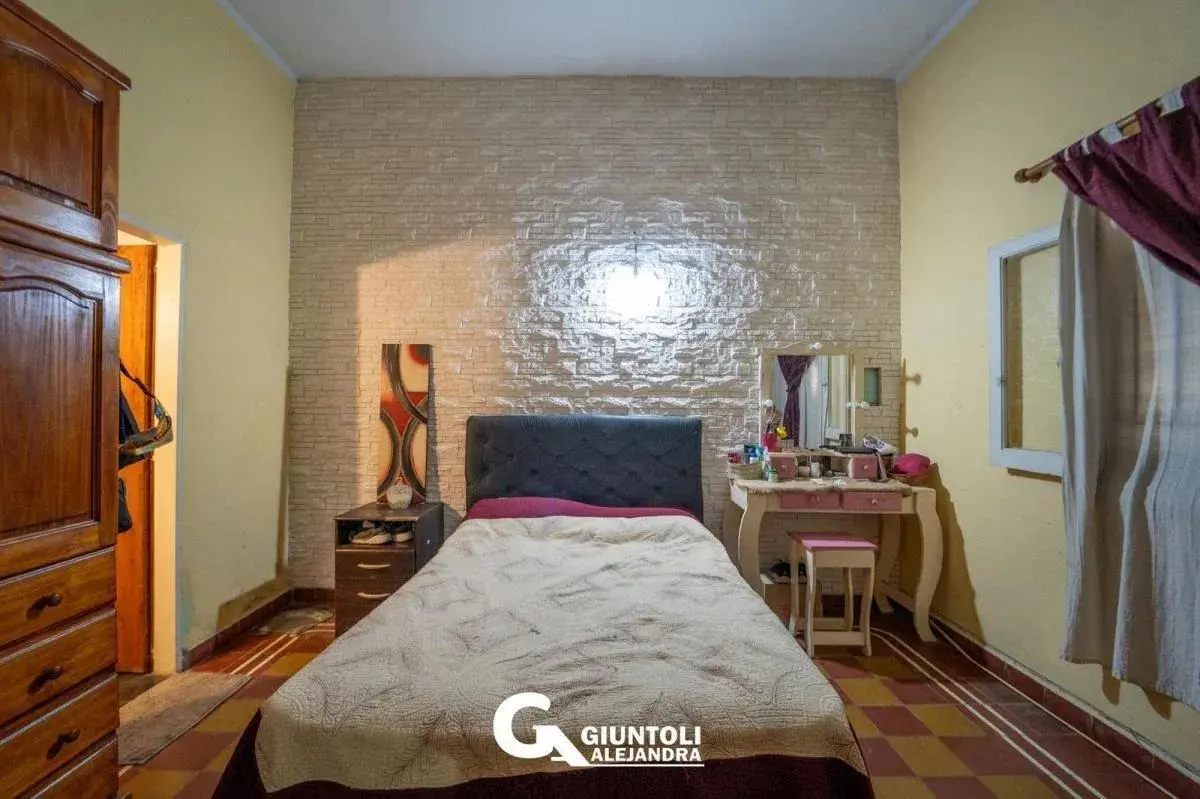 Casa a La Venta de 2 Dorm. en Barrio Yofre Norte 3